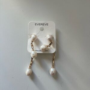 Evereve Gold Chain with White Pearl Earrings